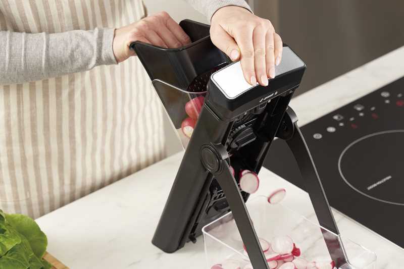 Götze Stainless Steel Vertical Slicer